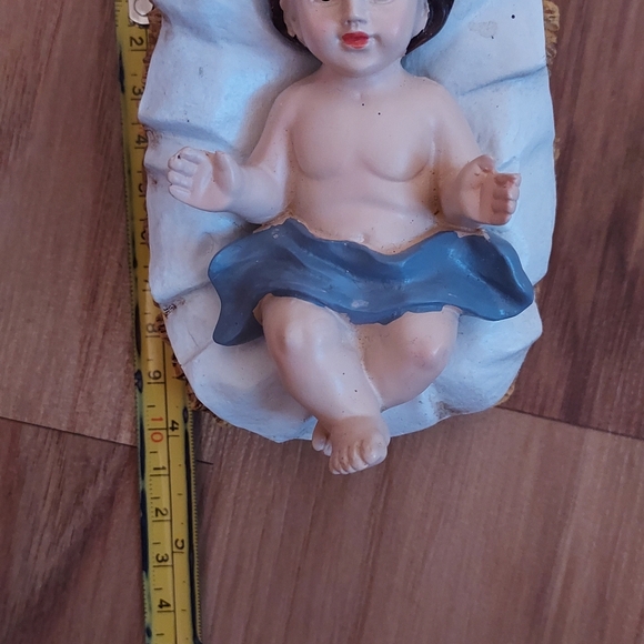 Baby Jesus Manger Figurine Resin Replacement 4 Inches Nativity Christmas Decor - Picture 7 of 7